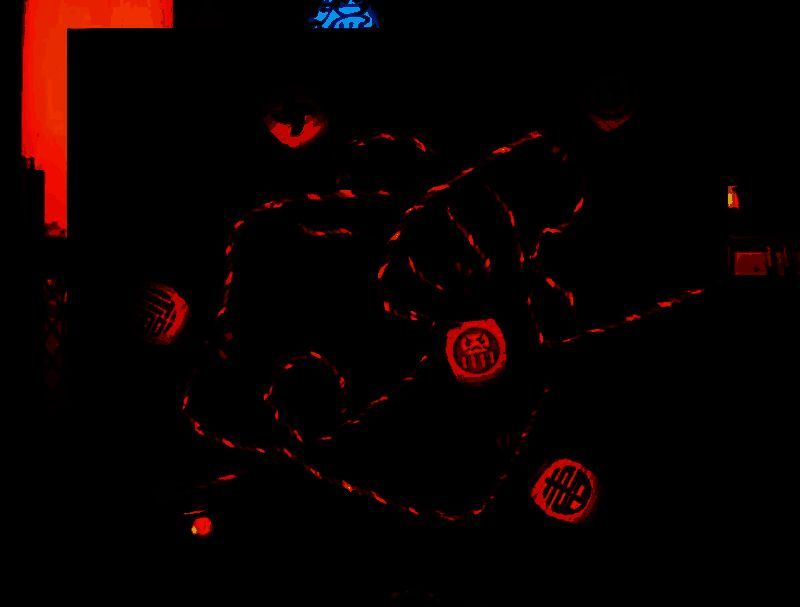 乌鸦店铺小箱子画面