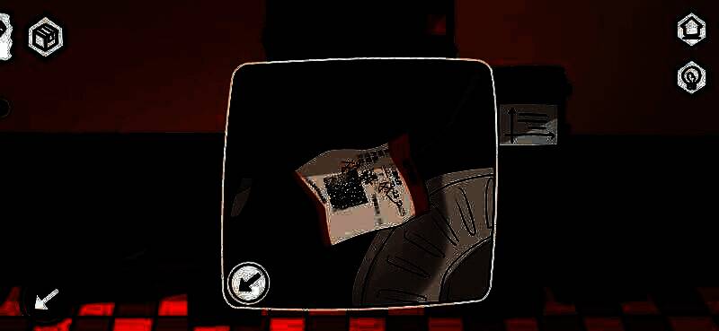 用剪刀处理邻居门口垃圾袋获床头柜钥匙画面