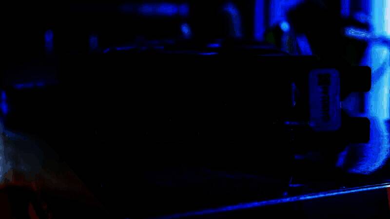 RX 9070XT显卡细节图3