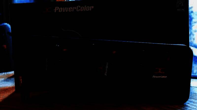 RX 9070XT显卡细节图5