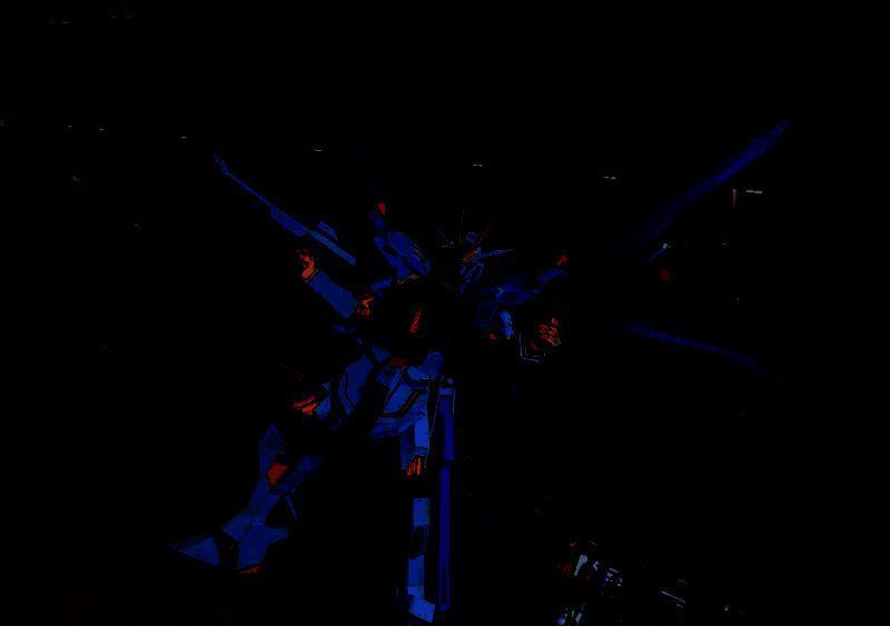 强袭自由高达二式COS装展示图3