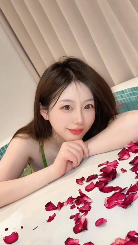 钱思怡泡澡视频截图5