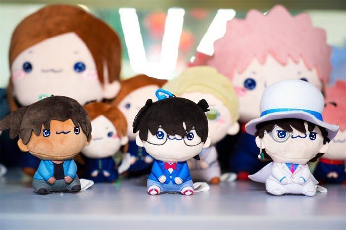 粉丝欣赏日本传统人偶手办