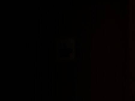 送饮料获取钥匙A并打开茶水间的画面