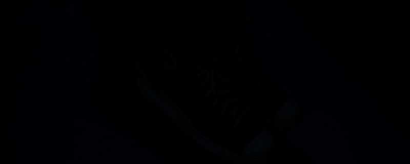 《inZOI》匡威粉色高帮鞋展示图