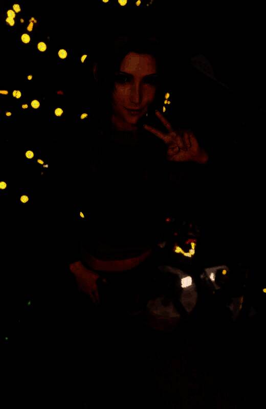 《最终幻想7》蒂法和爱丽丝3D圣诞图