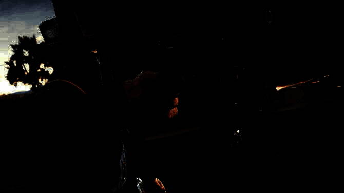 玩家讨论游戏道具价格场景