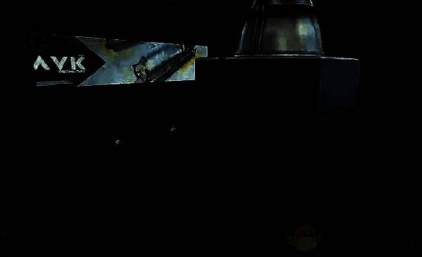 雷达站主楼右手边展示柜图