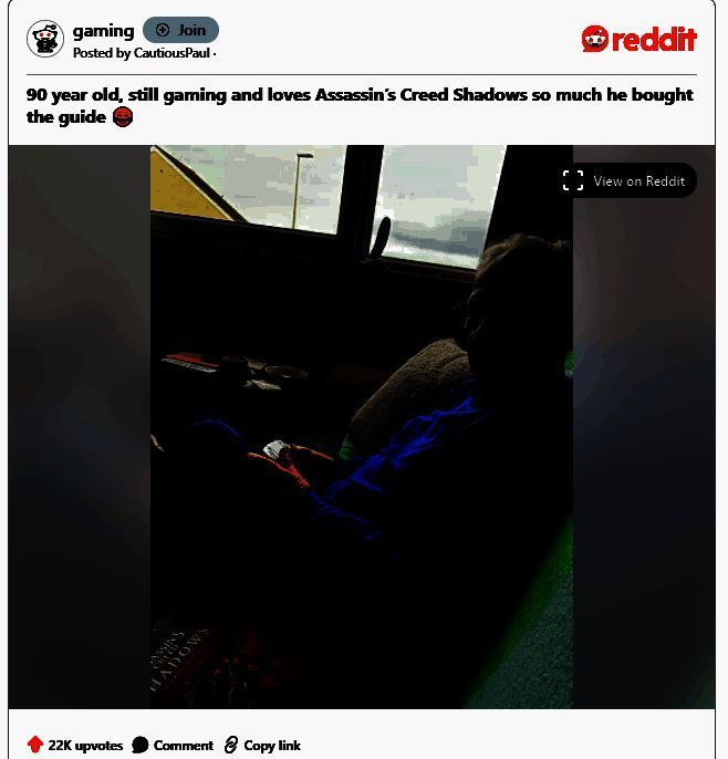 与90岁老玩家玩游戏相关的画面