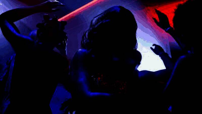 露西亚·卡米诺斯相关截图6