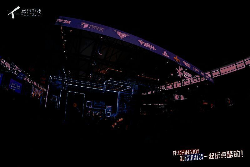1722309086372070.png ChinaJoy现场魔方工作室展示场景
