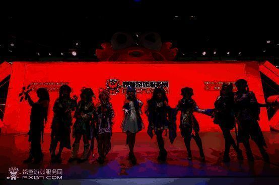 螃蟹账号展台的Coser