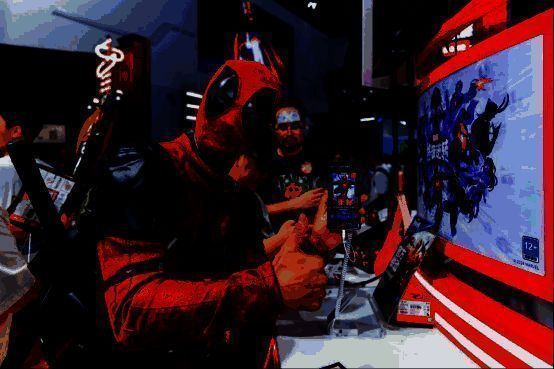 死侍在试玩区体验游戏