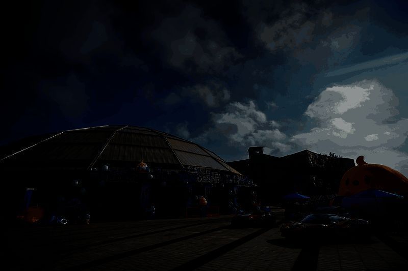 指挥官与港区少女coser合影场景