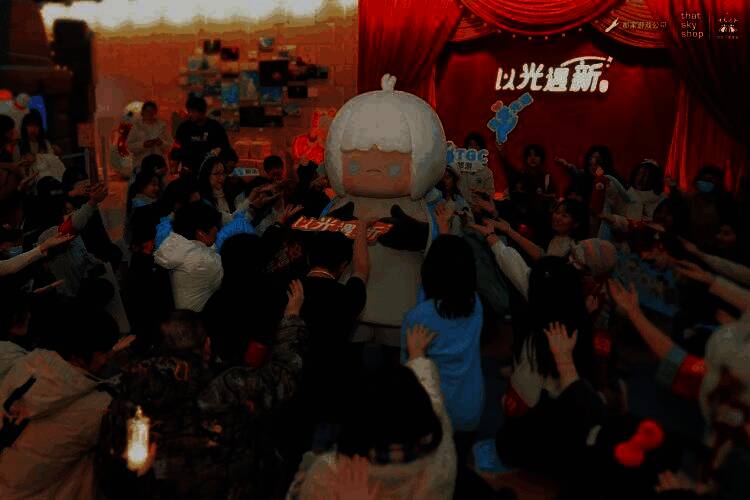 拥抱日现场,光之子们热情参与拥抱传递温暖