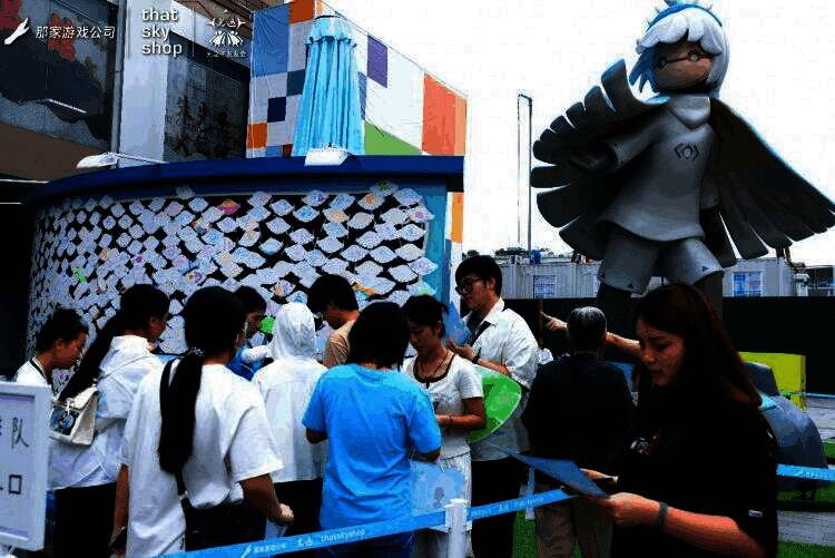 杭州站活动现场,玩家参与互动游戏,气氛热烈