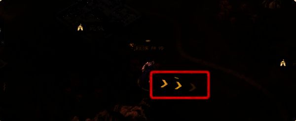 角色脚底出现方向箭头提示,界面右侧显示铁铲按钮