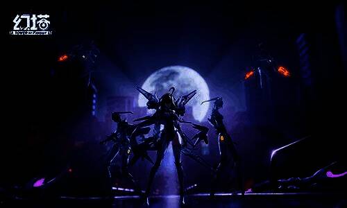 安托莉雅手持武器,眼神坚定,背景是未来都市的光影特效