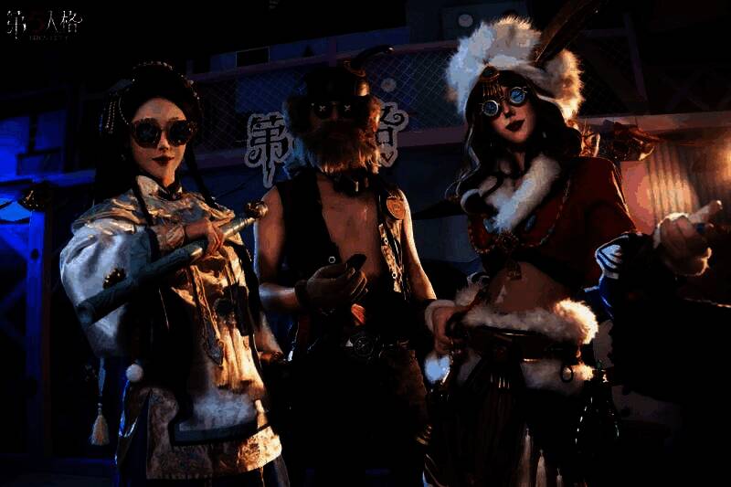 小寒限定头像预览图,野人与伙伴在雪地并肩而行,画面温馨治愈