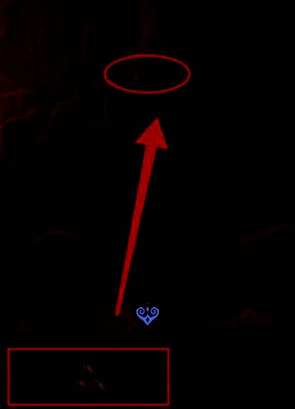 供奉台上摆满各类道具,烛光摇曳中仿佛听见低语,气氛达到顶点