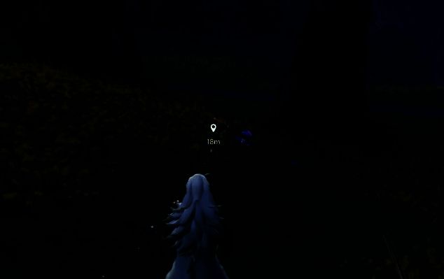 橙红色飘飘花在阳光下摇曳，背景为绿色草原，角色正准备投掷捕捉道具