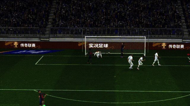 菲戈边路突破后送出落叶式传中,皮球划出优美弧线精准找到队友