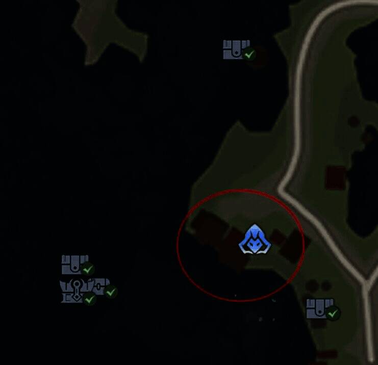 山洞内部视角,三个宝箱并列摆放,周围有微弱光芒提示