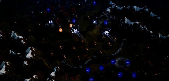 玩家主城上空悬浮巨型机甲,发射冰冻炮冻结敌军,天空雷电交加