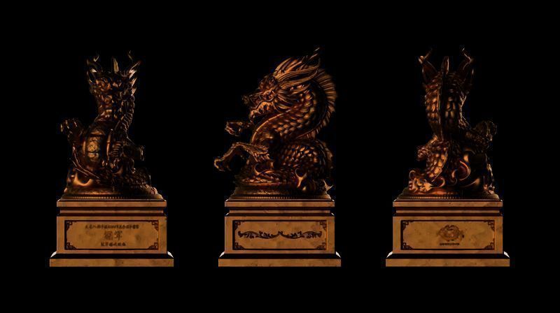 卧龙奖杯特写,金色龙头造型霸气,底座刻有‘天龙全国冠军’字样