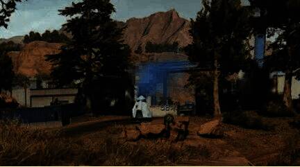 一名玩家打开已落地的空投箱,箱内闪烁着高级装备的光芒