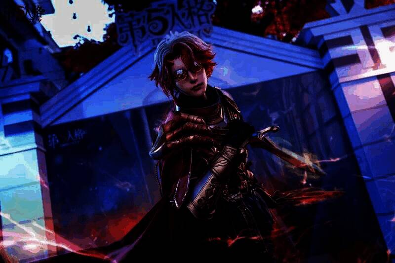 记者COSER与现场玩家互动,手持笔记本做出采访姿势,表情生动