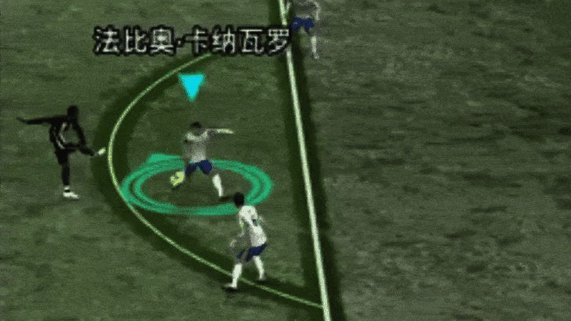 卡纳瓦罗游戏中1对1防守动画,迅速滑铲破坏对方传球线路,动作干净利落