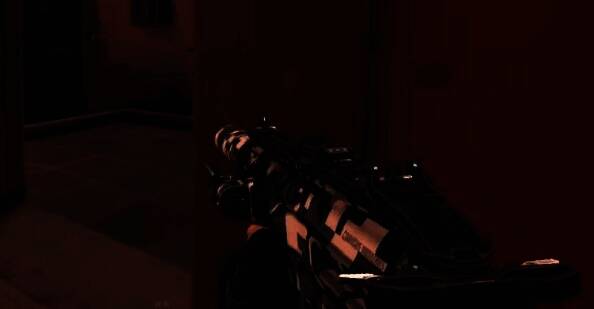 侦察行动骇灵皮肤展示,整体风格冷峻,枪身带有战术纹理与蓝色能量线条