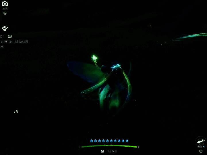 美梦蝶在团队战斗中释放幻梦领域,队友在光圈内获得治疗,敌方角色动作错乱