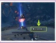 营救士兵场景，受伤士兵躺在地上，空中悬浮着一台支援机兵，敌人正在逼近