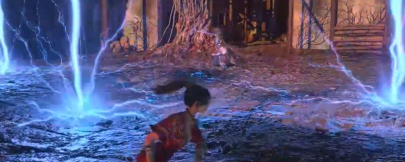 《明末：渊虚之羽》Boss战实机画面：抚南将军刘文秀立于残破城楼之上，身披玄甲红袍，手持长柄偃月刀，周身环绕跃动雷光，刀锋正劈向镜头前方，动态模糊强化出千钧一发的压迫感